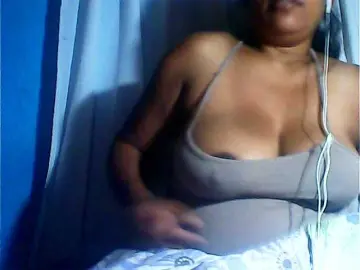 MIRANDAW  live sex cam