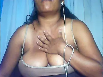 MIRANDAW  live sex cam