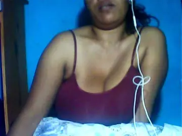 MIRANDAW  live sex cam