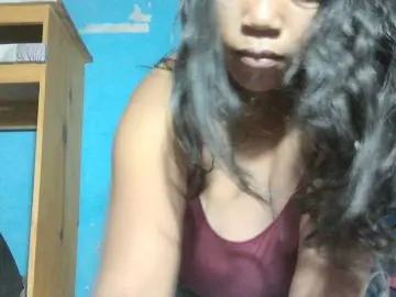 MIRANDAW  live sex cam