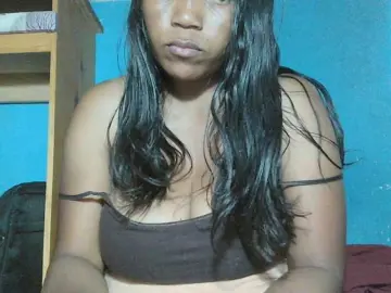 MIRANDAW  live sex cam