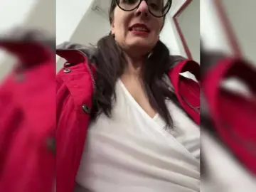 RiskyKitten  live sex cam