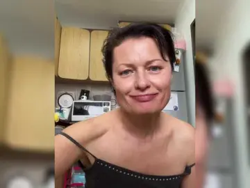 Susi177  live sex cam