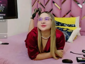 Collegepawglovedaddy  live sex cam