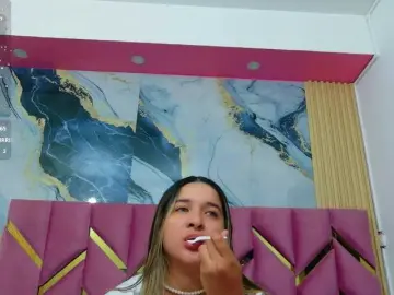 Collegepawglovedaddy  live sex cam