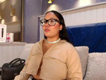 Emilyqueen3xx  live sex cam