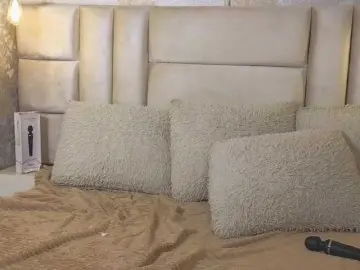 Emilyqueen3xx  live sex cam