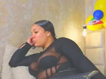 Emilyqueen3xx  live sex cam