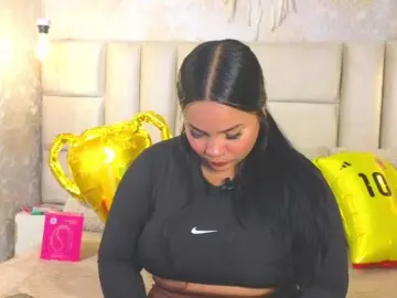 Emilyqueen3xx  live sex cam