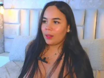 Emilyqueen3xx  live sex cam