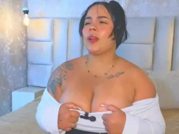 Emilyqueen3xx  live sex cam