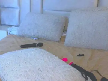 Emilyqueen3xx  live sex cam