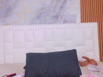 Naughtyebonyy  live sex cam