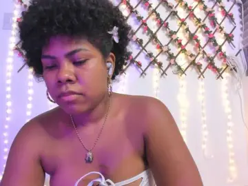 Naughtyebonyy  live sex cam