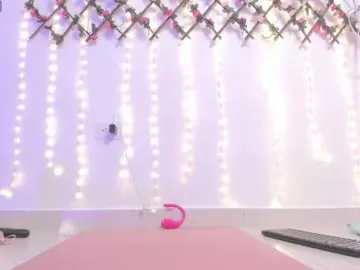 Naughtyebonyy  live sex cam
