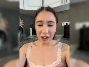 CurvyWoman-  live sex cam