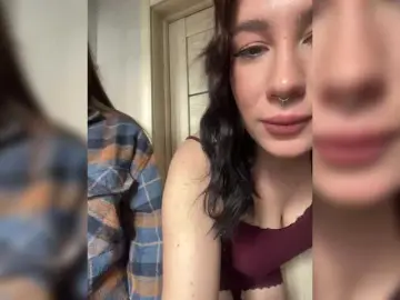 CurvyWoman-  live sex cam