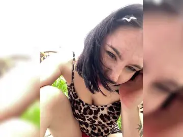 CurvyWoman-  live sex cam