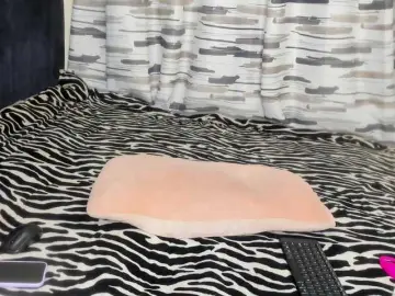 Gorgeous-Black-Beauty  live sex cam