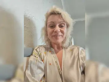 PearlWhisper  live sex cam
