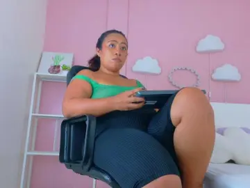 SeleneGibson  live sex cam