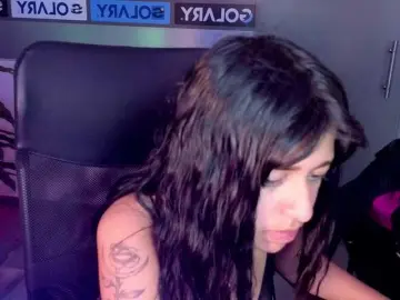 UnderBaby  live sex cam