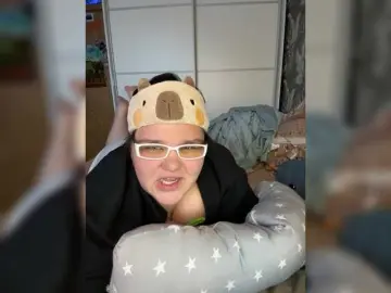 Cute2girlscam  live sex cam