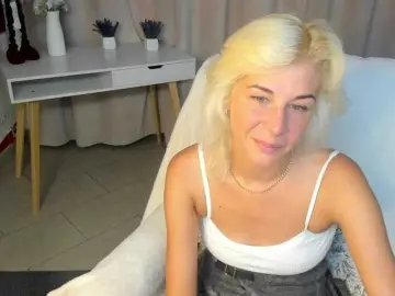 Emilia-Wils  live sex cam