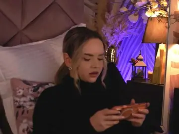 KatJoliee  live sex cam