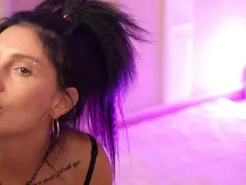 LizzieJordan  live sex cam