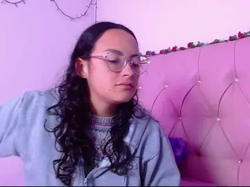 Ela-peach  live sex cam