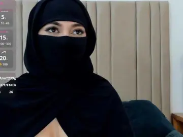 Izadii  live sex cam