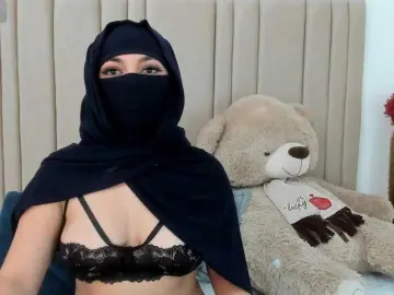 Izadii  live sex cam