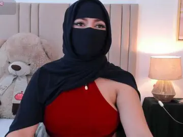 Izadii  live sex cam