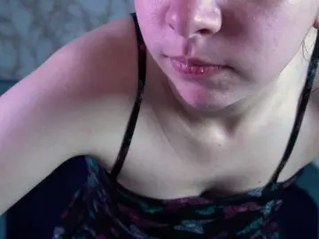 LiviaShy  live sex cam