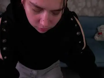 LiviaShy  live sex cam