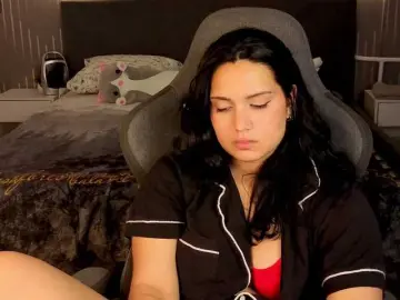 Vivien-Ross  live sex cam