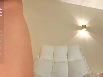 Milli-sunrise  live sex cam