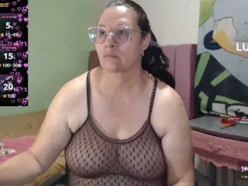 Rouseehotglad  live sex cam