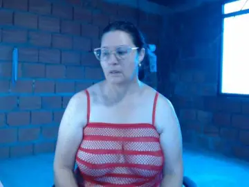 Rouseehotglad  live sex cam