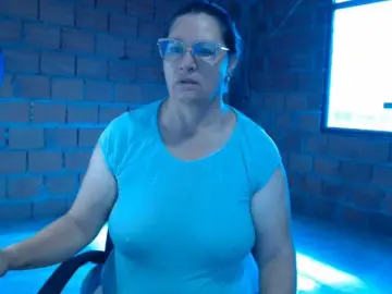 Rouseehotglad  live sex cam