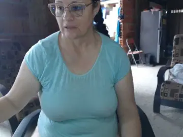 Rouseehotglad  live sex cam