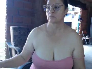 Rouseehotglad  live sex cam