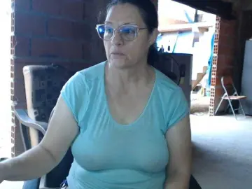 Rouseehotglad  live sex cam