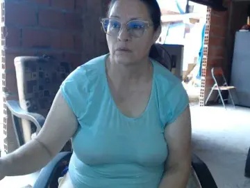 Rouseehotglad  live sex cam