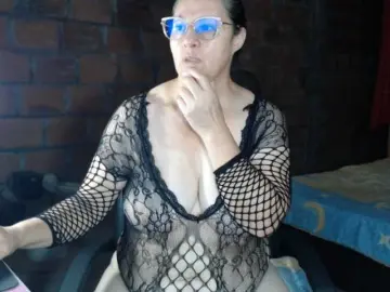 Rouseehotglad  live sex cam