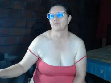 Rouseehotglad  live sex cam