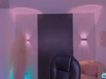 IvyJones1  live sex cam
