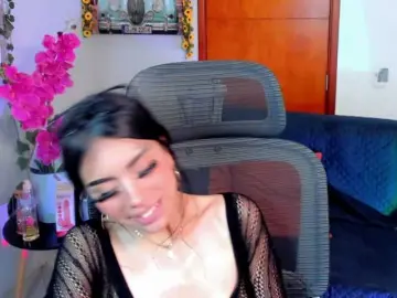 Lucy-clinton  live sex cam