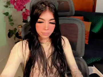 Lucy-clinton  live sex cam